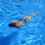 Nuoto fa bene osteopata segrate